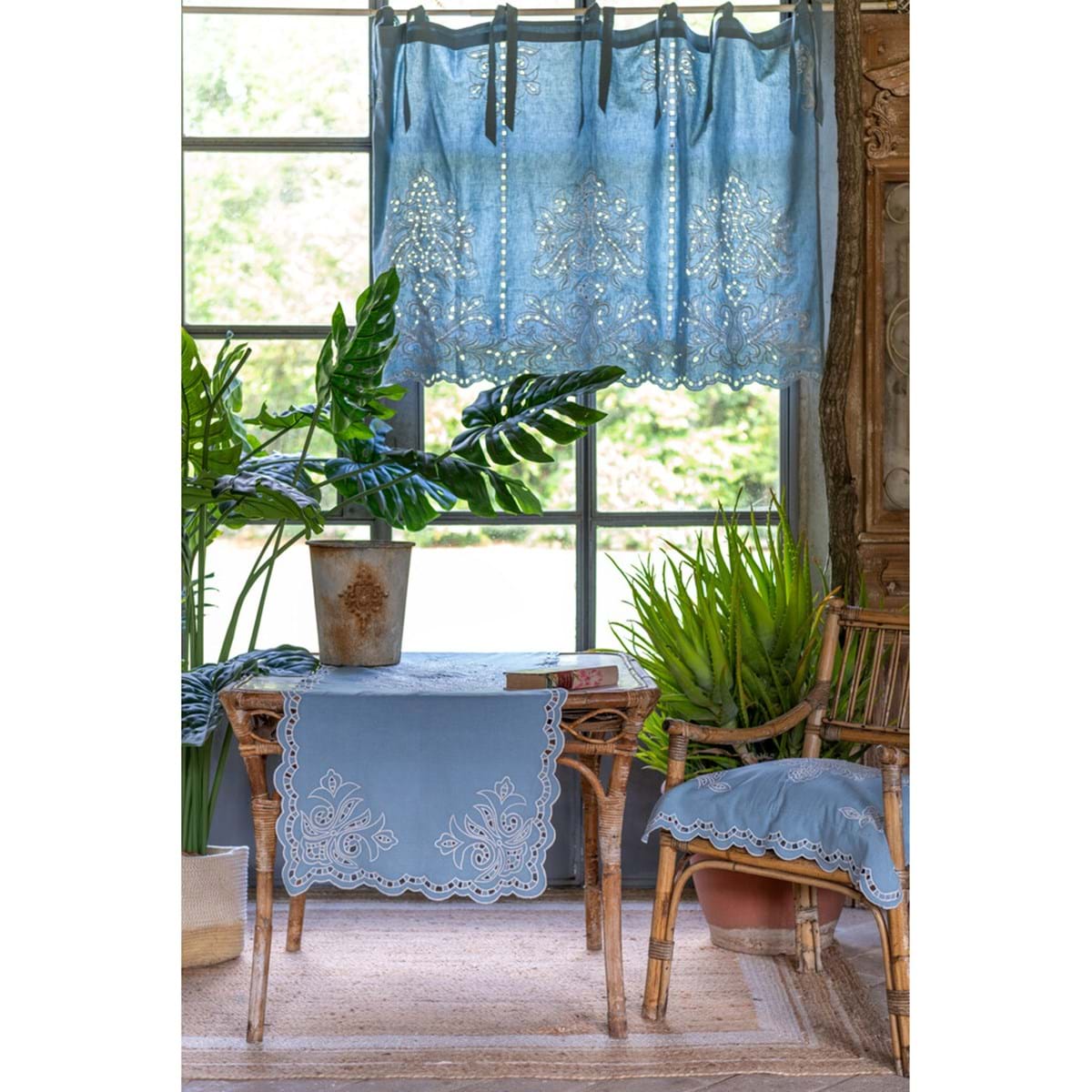 Alternative view of Blanc Mariclò Runner Dentelle con Applicazioni 50×150 cm